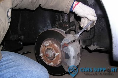 Замена тормозных колодок и дисков в автосервисе CARS SUPPORT